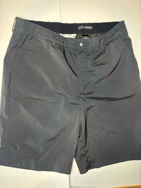 Greg Norman shorts size 34